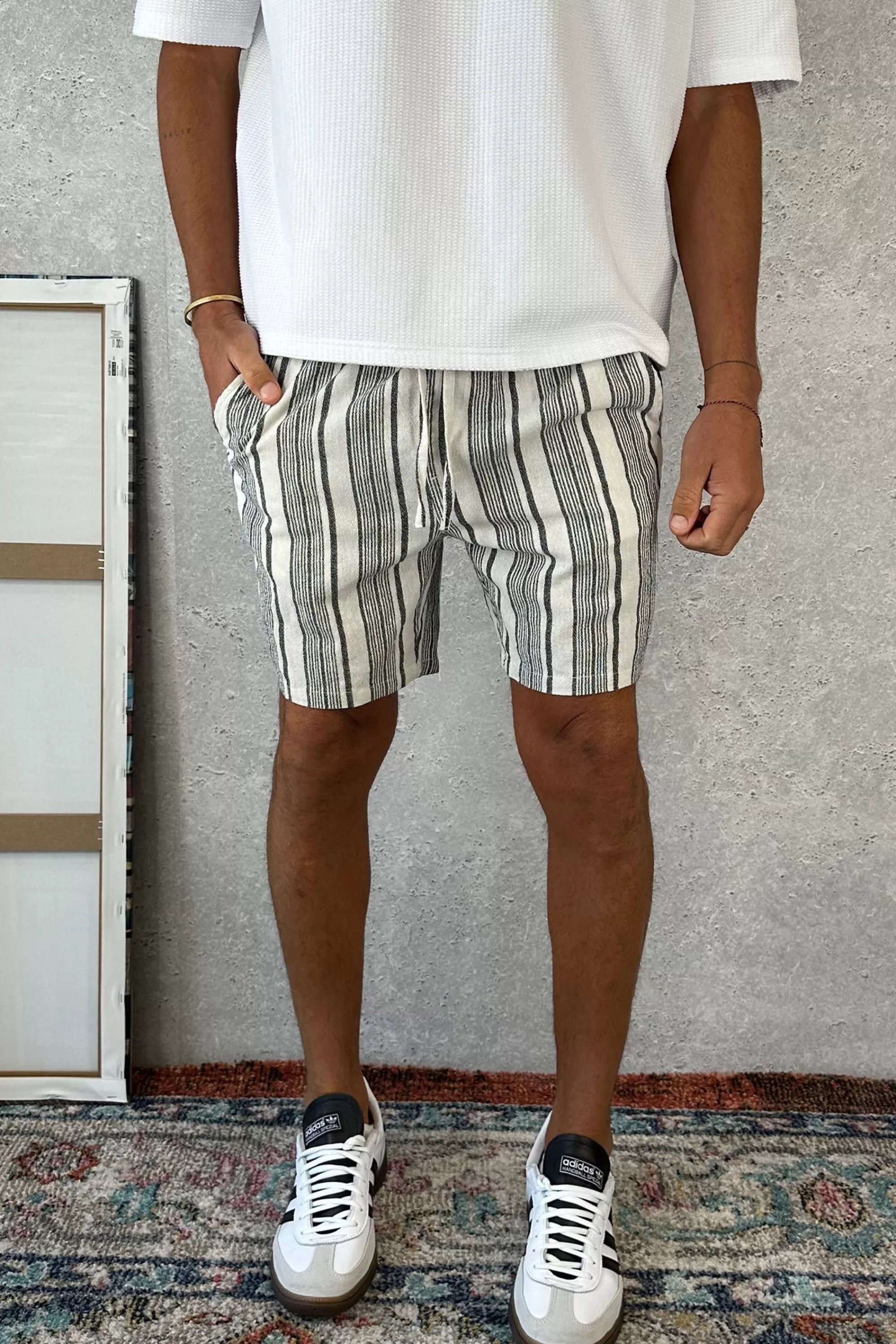 Shorts>Sampson and Taylor Capri Cotton Short Vertical Stripe