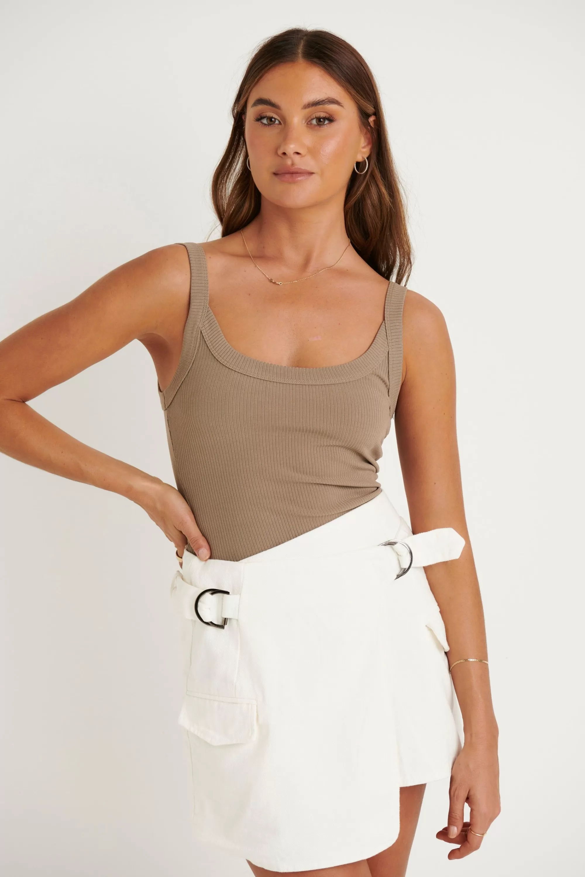 Tops>Label Levverage Nassia Ribbed Singlet Mocha